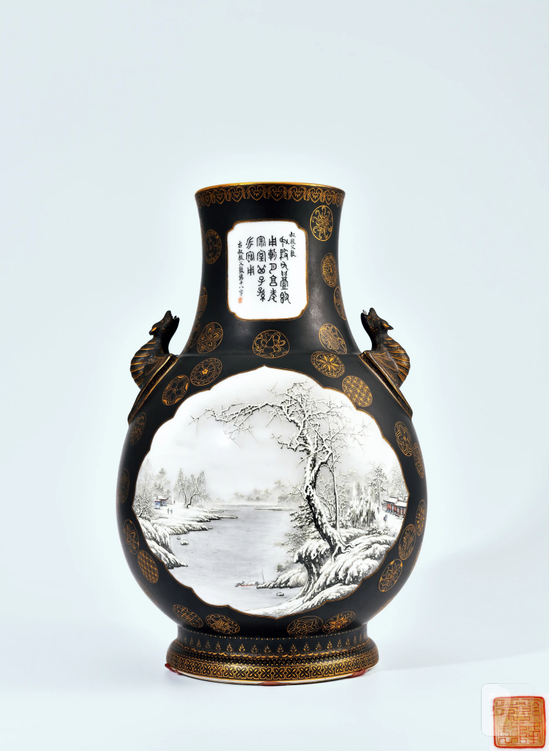 1960～70年作 粉彩雪景山水蝠耳尊